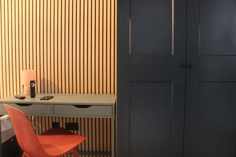 Room Aytoun Road in Greater London