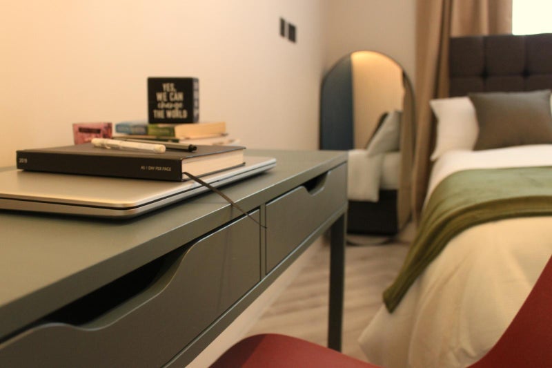 Room Aytoun Road in Greater London