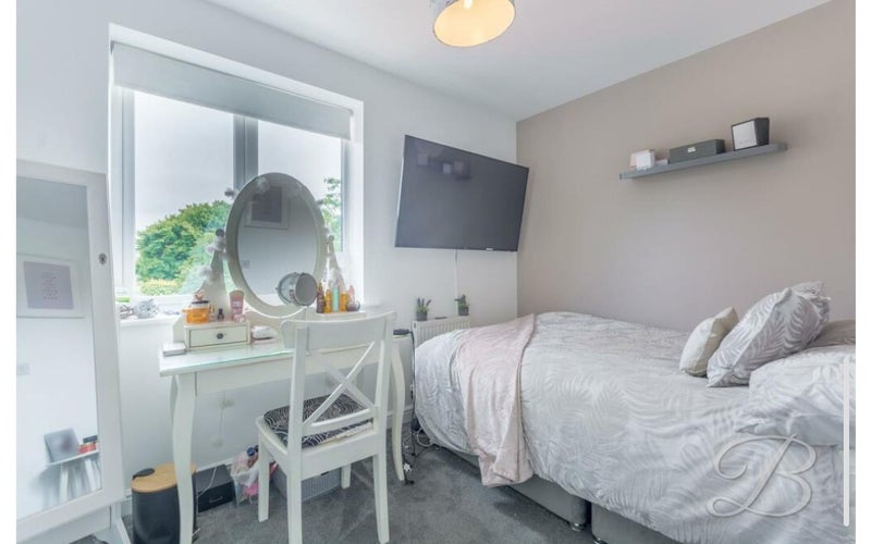 Room Albine Road in Shirebrook