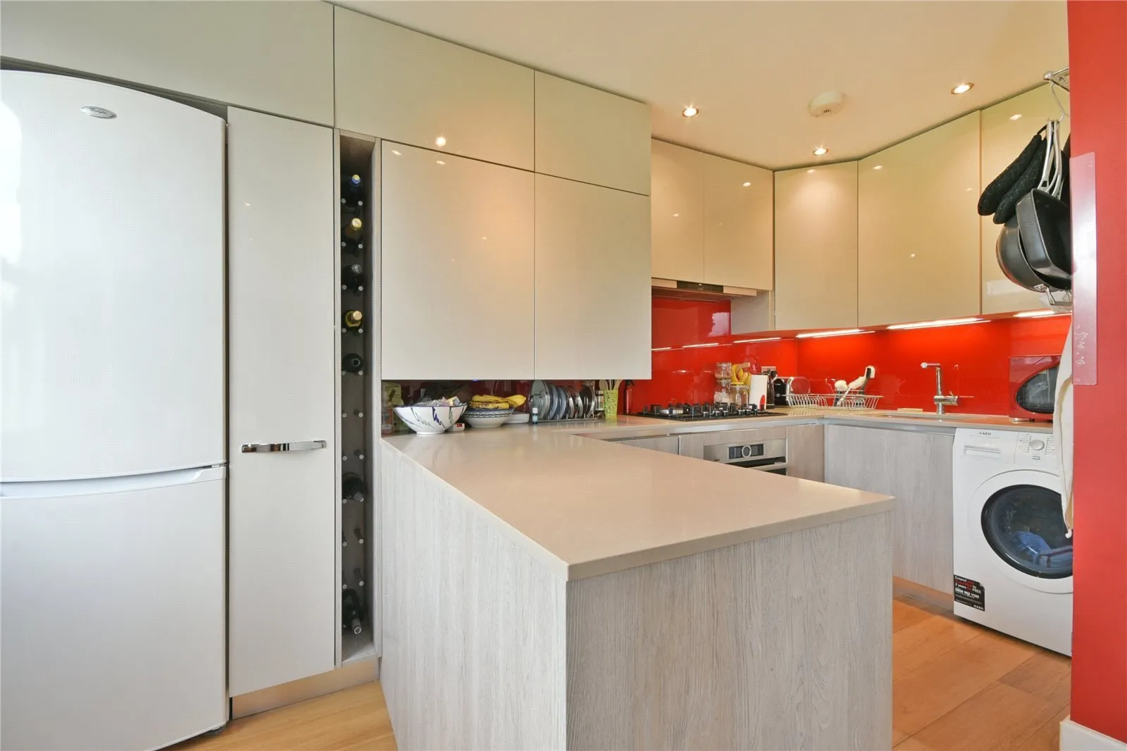 Flat Loveridge Road in Greater London