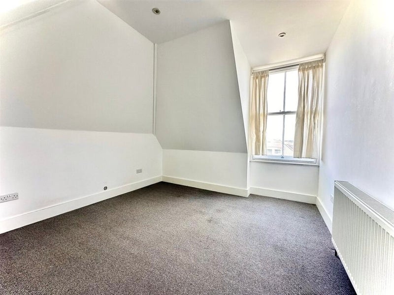 Room Henleaze Gardens in Bristol