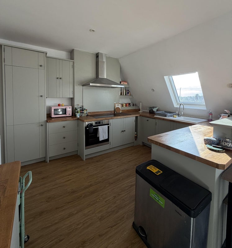 Room Henleaze Gardens in Bristol