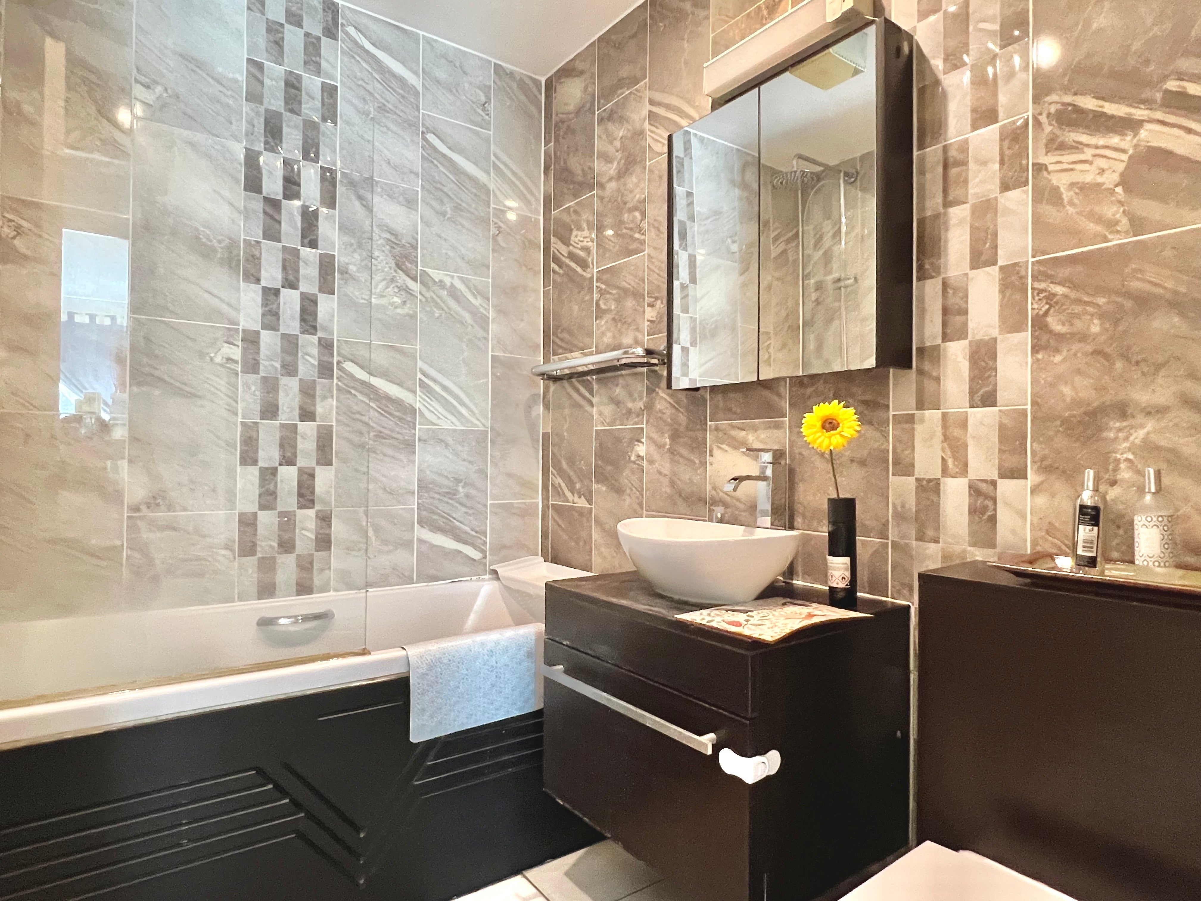 Flat Surrey Quays Road in Greater London