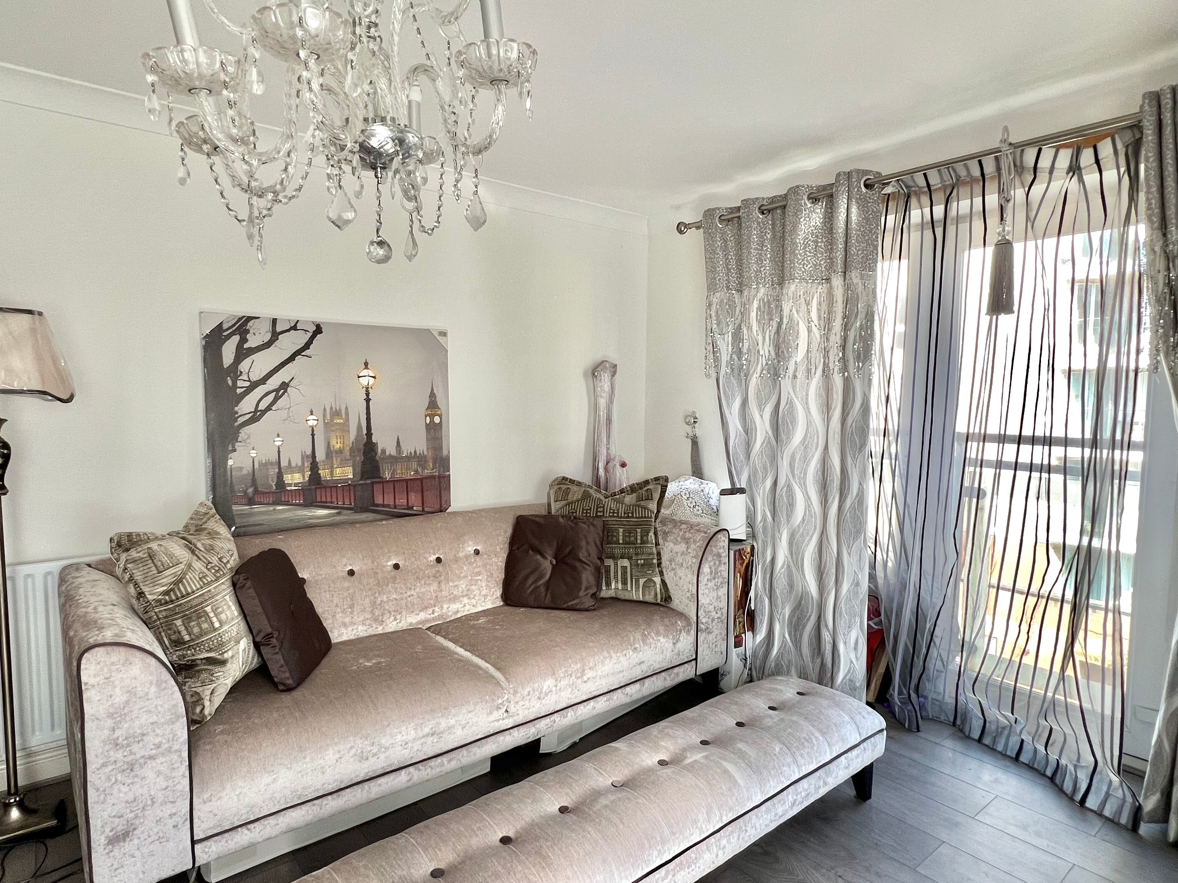 Flat Surrey Quays Road in Greater London