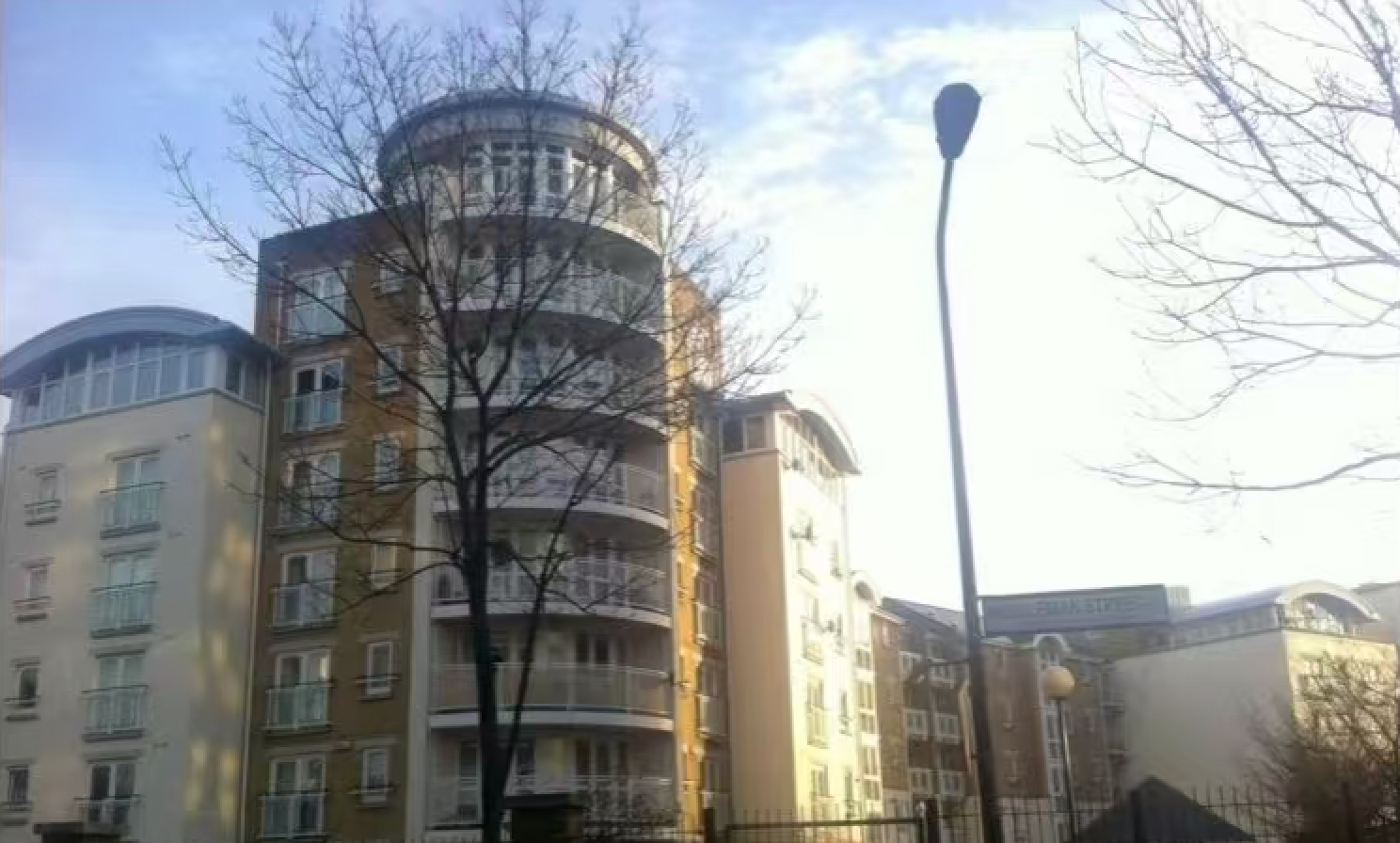 Flat Surrey Quays Road in Greater London