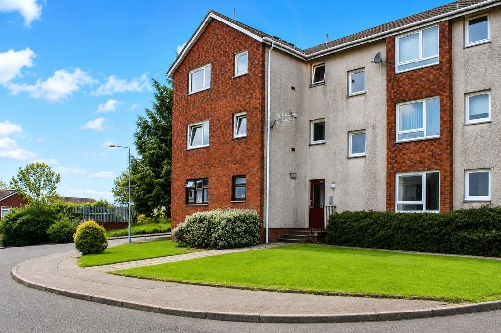 Flat Hazel Avenue in Dumbarton