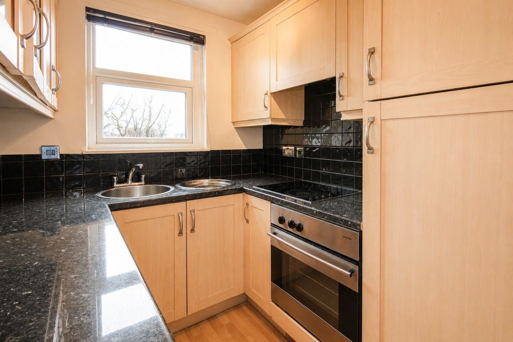 Flat Hazel Avenue in Dumbarton