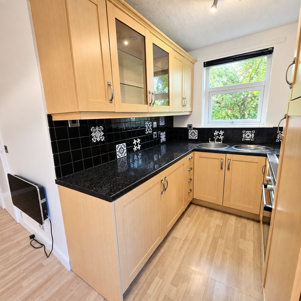 Flat Hazel Avenue in Dumbarton