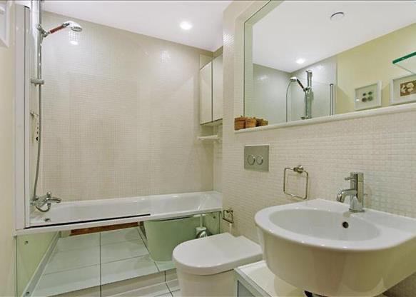 Room Cassilis Road in Greater London