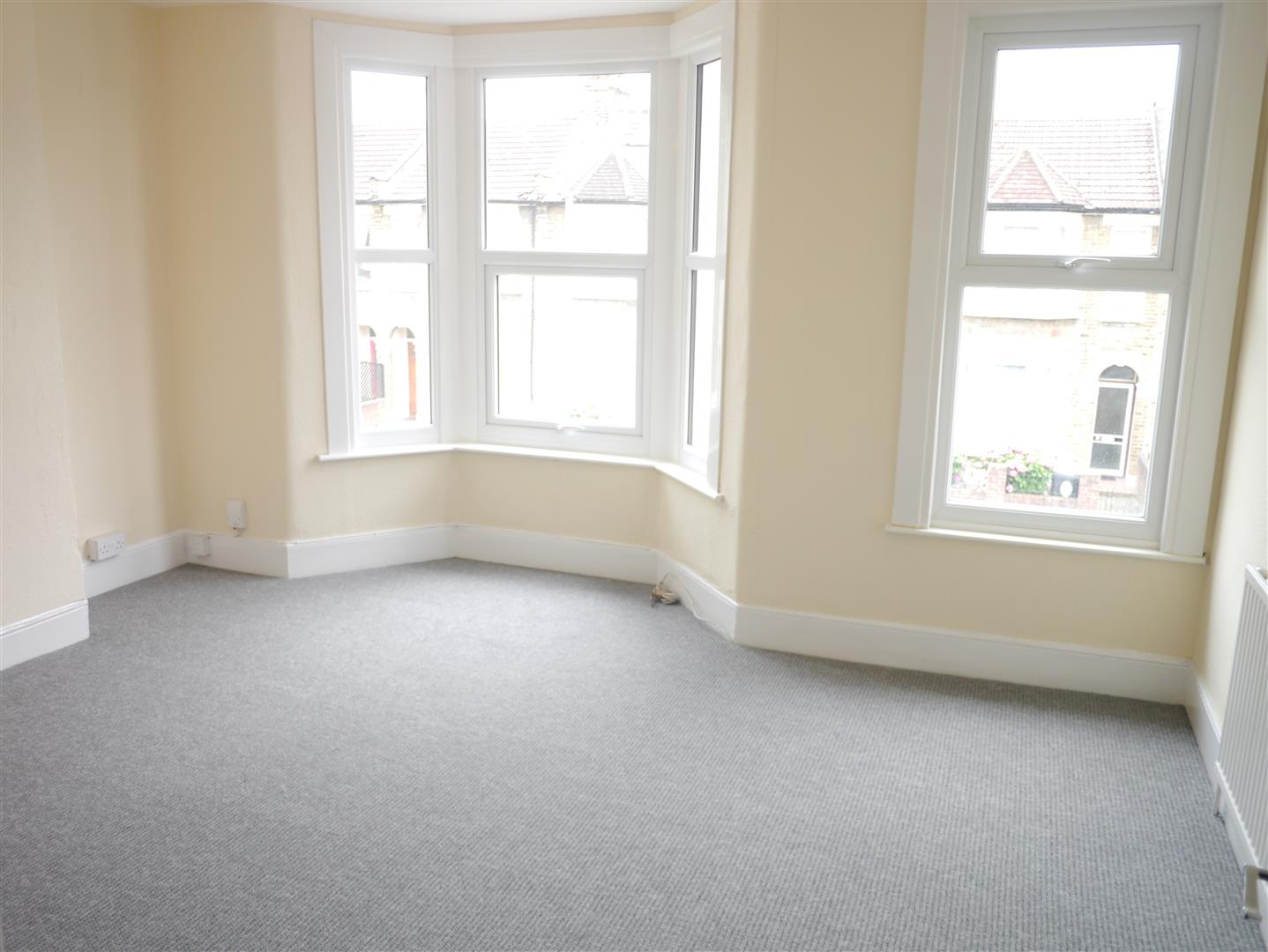 Flat Malta Road in Greater London