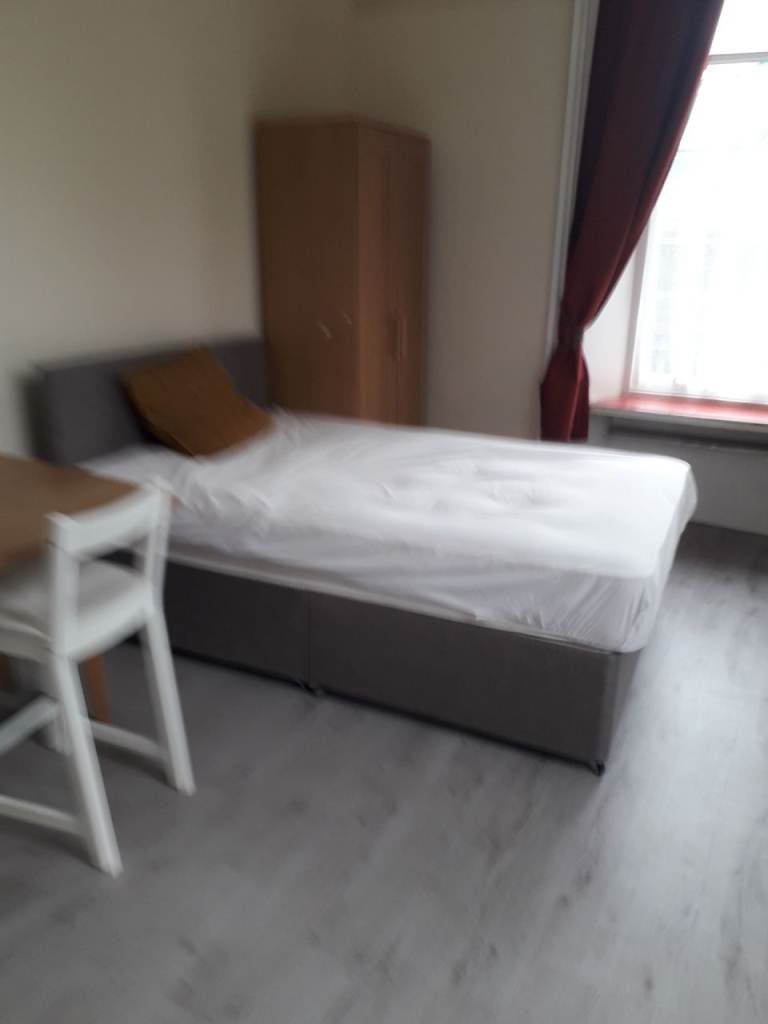 Room Doune Gardens Lane in Glasgow