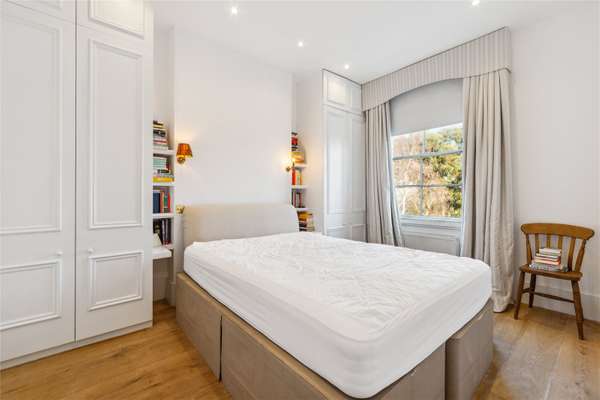 Flat Ladbroke Grove in Greater London