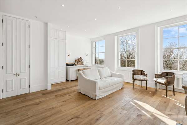 Flat Ladbroke Grove in Greater London