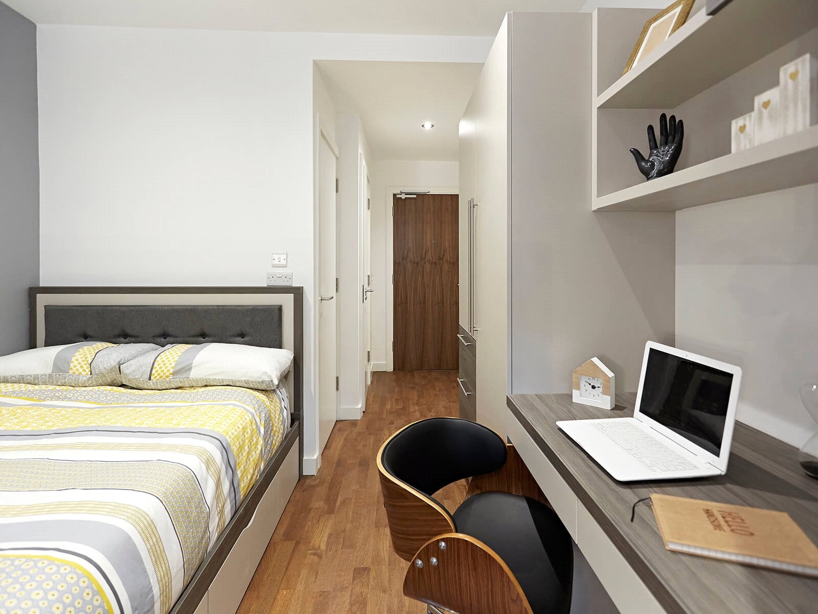 Flat Wade Lane in Leeds