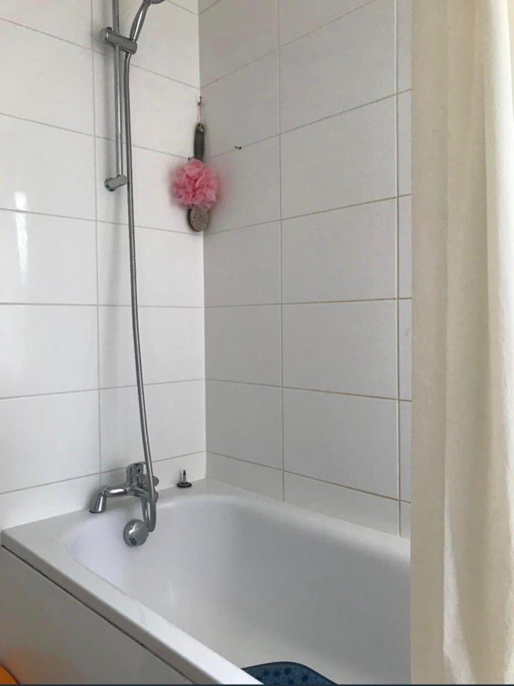 Room Kimberley Road in Greater London
