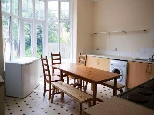 Room York Road in Royal Leamington Spa