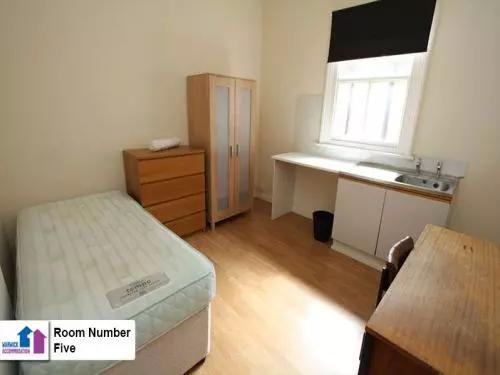 Room York Road in Royal Leamington Spa