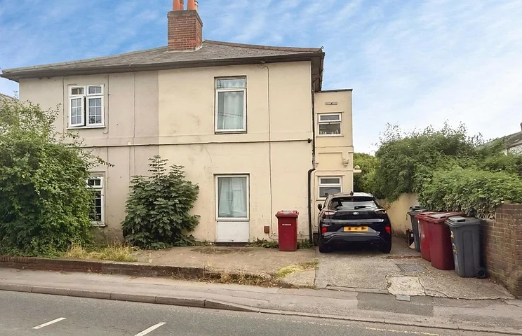 Room Tilehurst Road in Reading