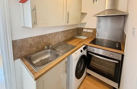 Room Tilehurst Road in Reading
