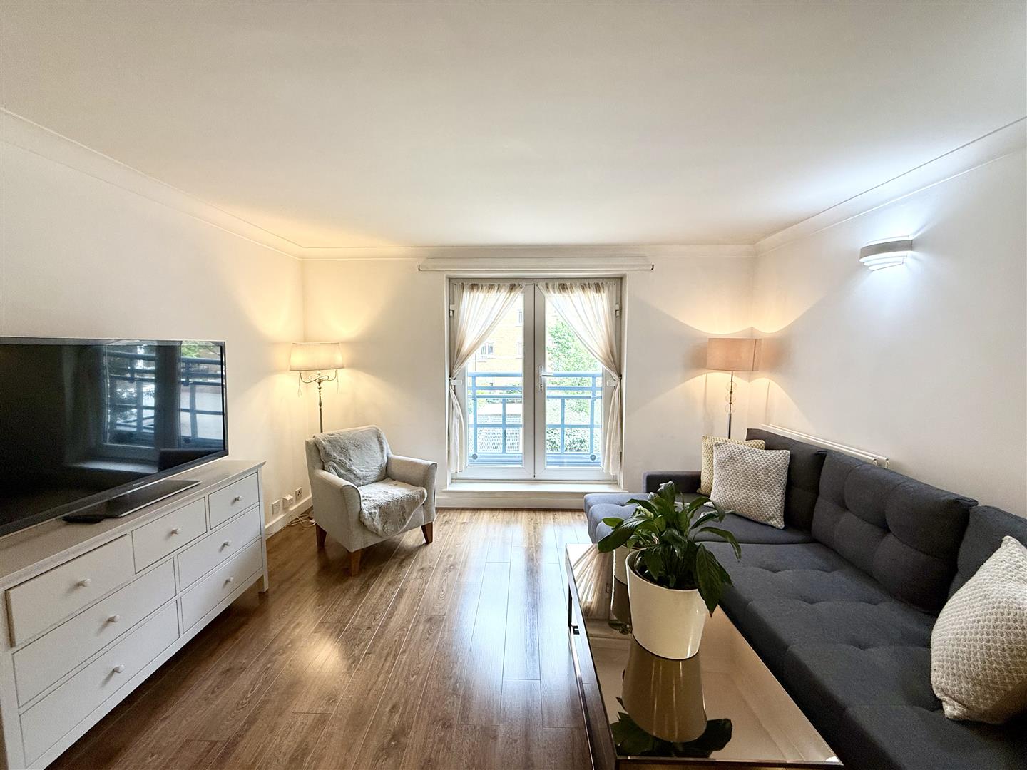 Flat Admiral Walk in City of Westminster