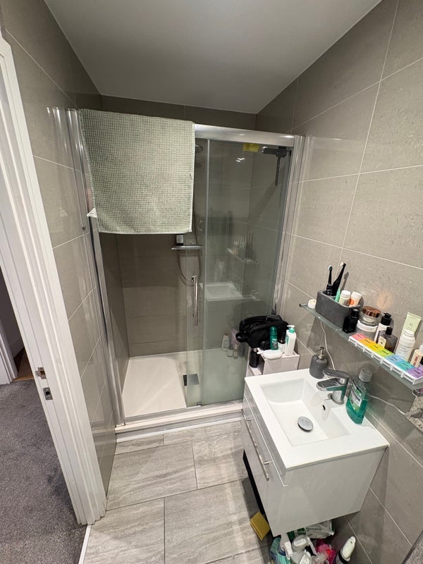 Room Tyssen Street in Greater London
