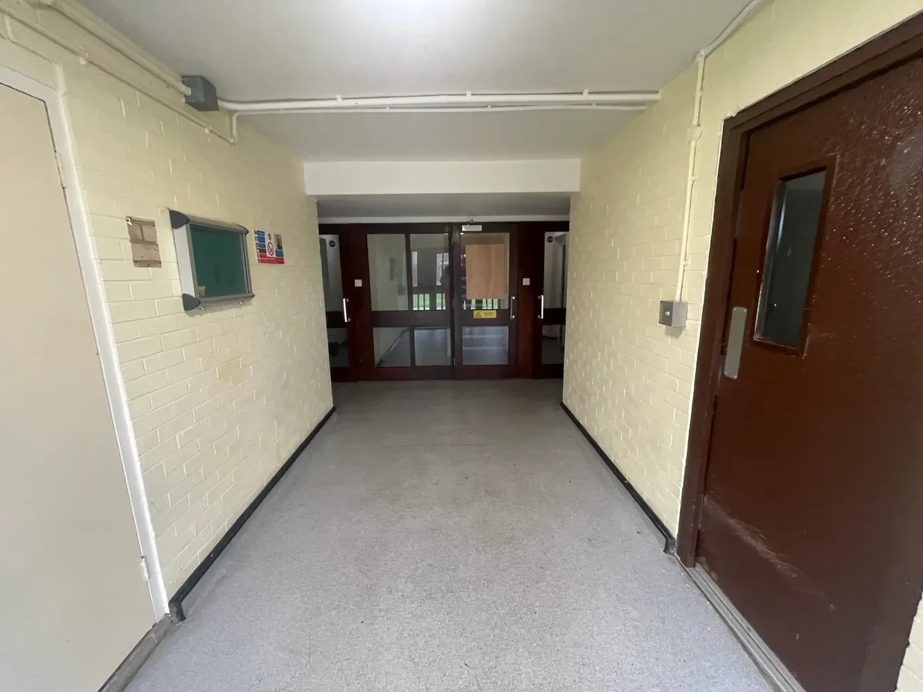 Flat Waltham Close in Peterborough