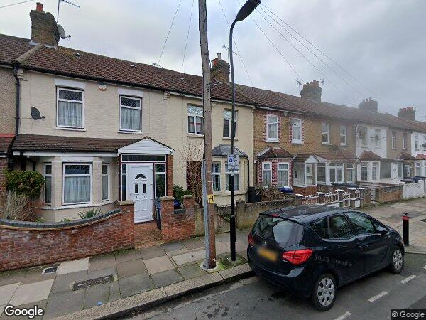 Flat Beverley Road in Greater London