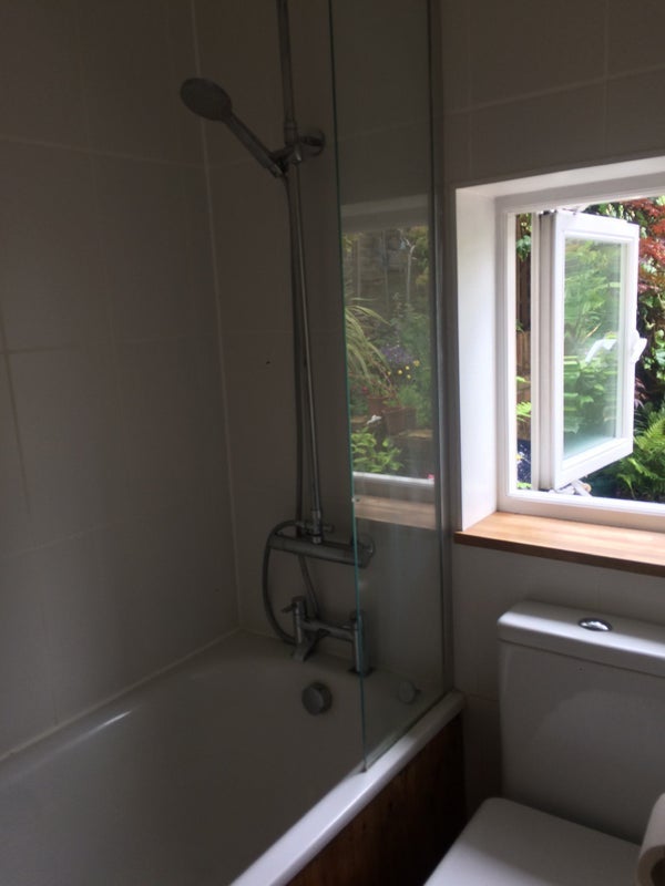 Room Beck Road in Greater London