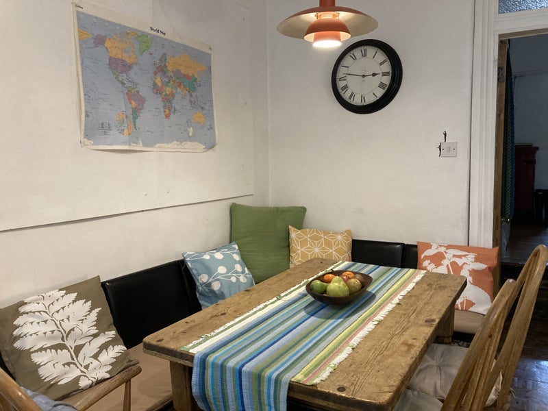 Room Beck Road in Greater London