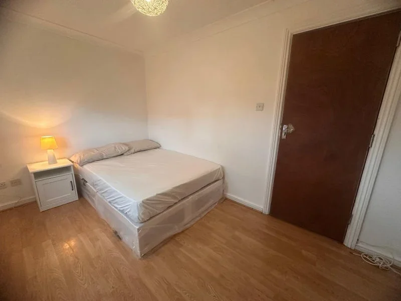 Room Mariners Mews in Greater London