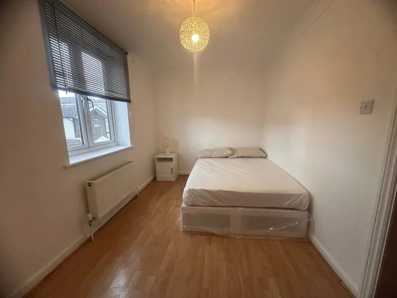 Room Mariners Mews in Greater London