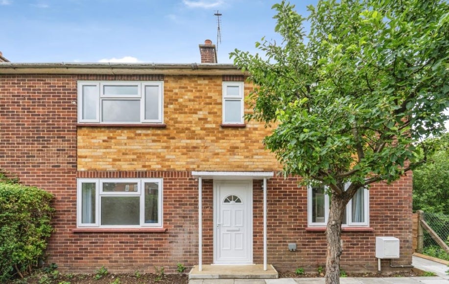House Cheapside Court in Winkfield