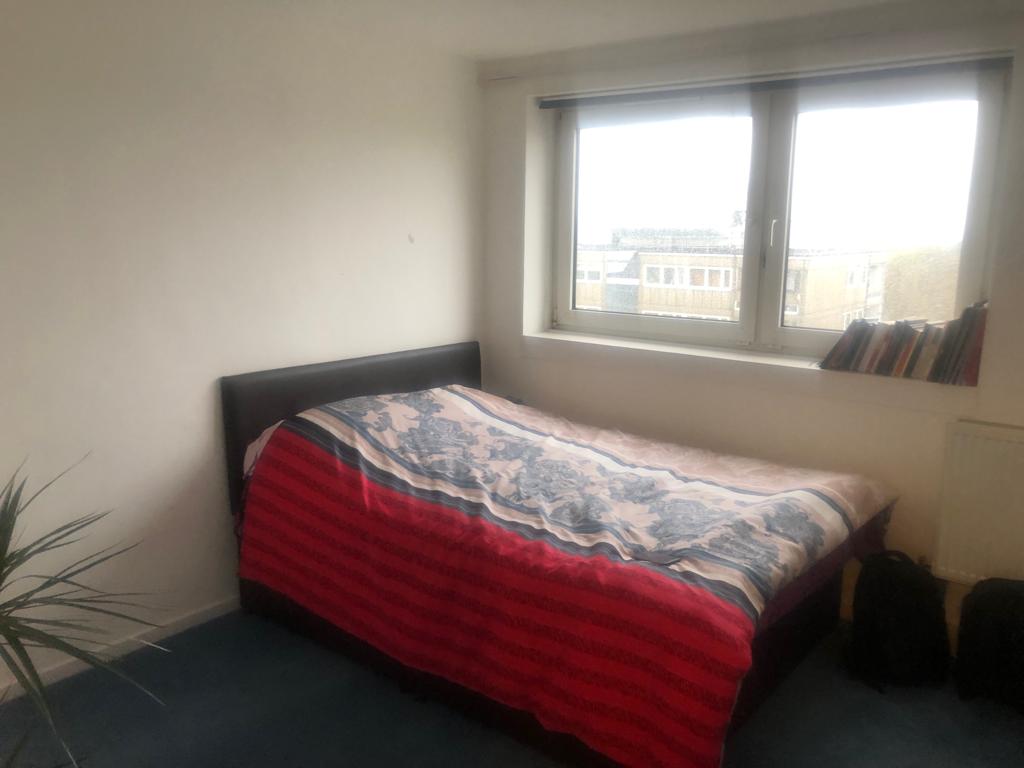 Flat Tunworth Crescent in Greater London