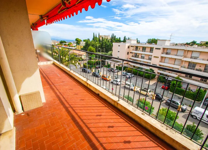 Appartement Avenue du Châtaignier à Antibes