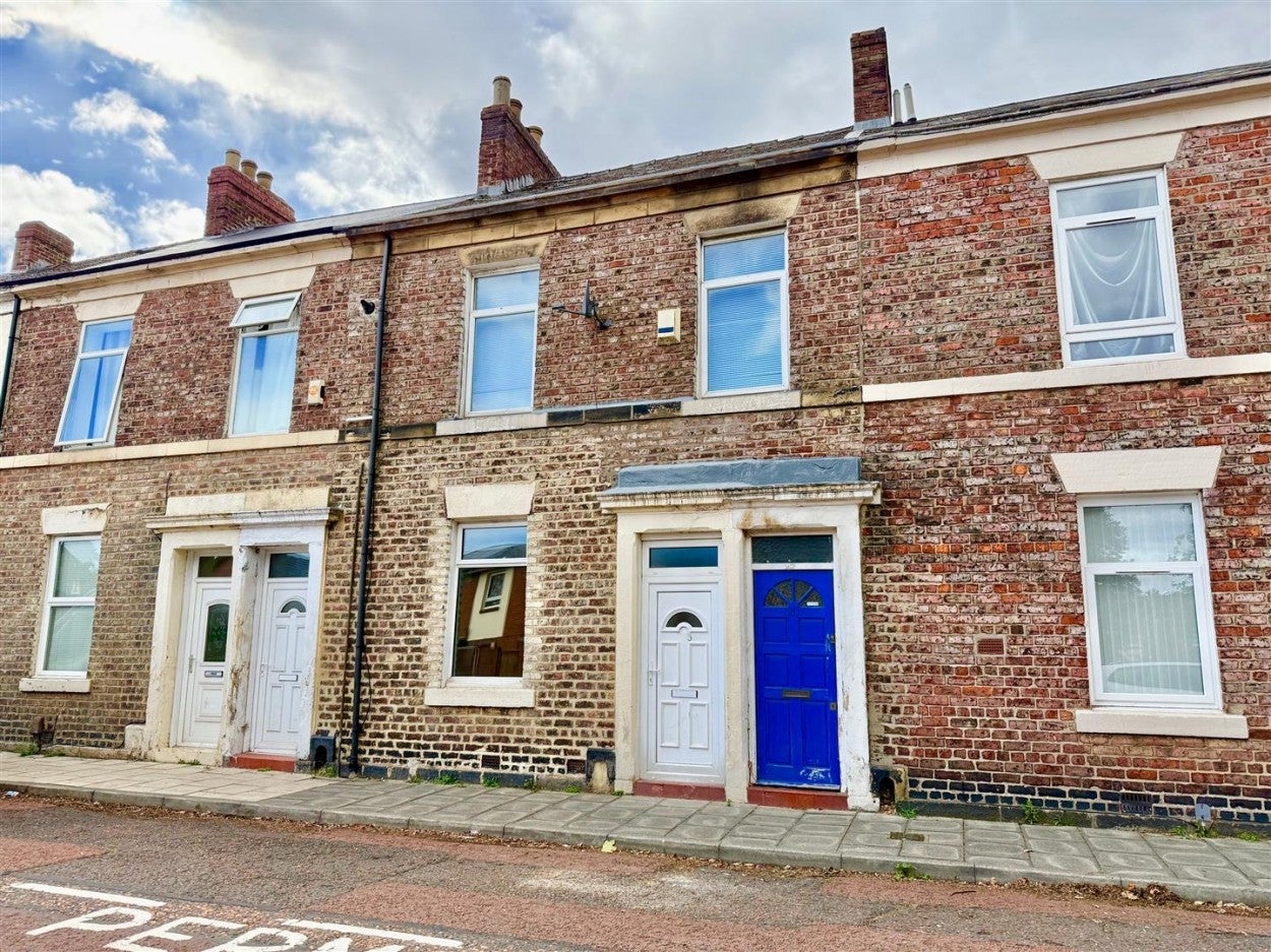 Flat Alexandra Road in Gateshead