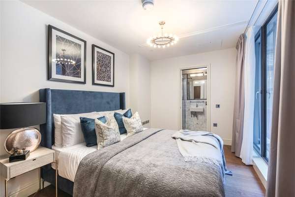 Flat Dean Street in City of Westminster