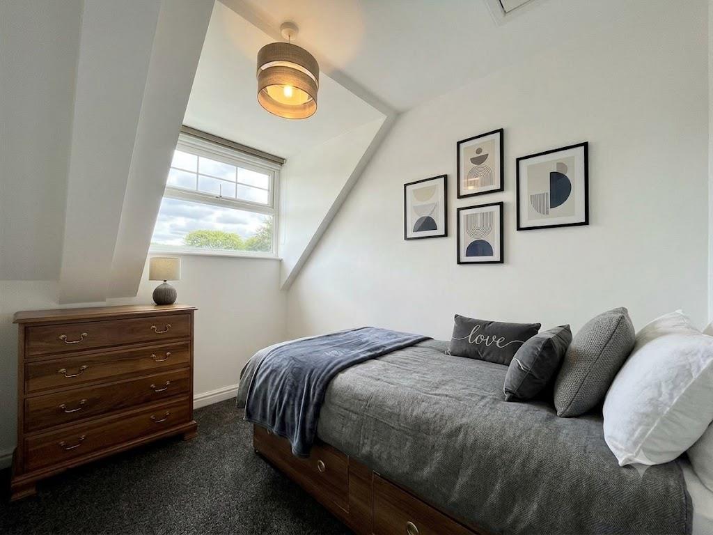 Flat Firsway in Trafford