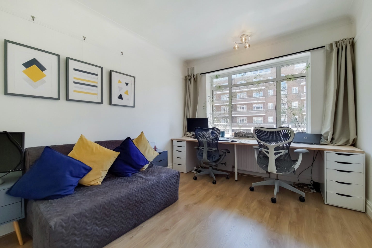 Flat Gliddon Road in Greater London