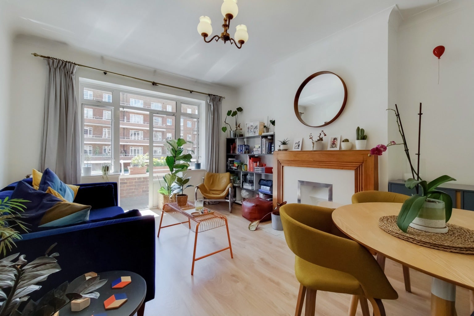 Flat Gliddon Road in Greater London