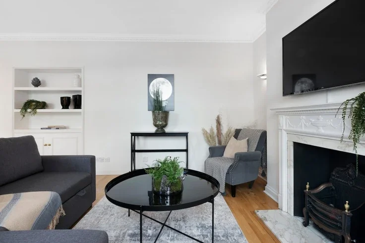 Flat Davies Street in City of Westminster