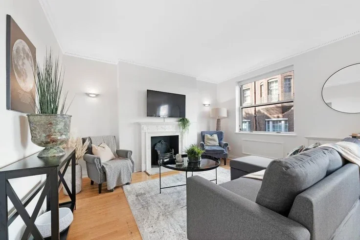 Flat Davies Street in City of Westminster