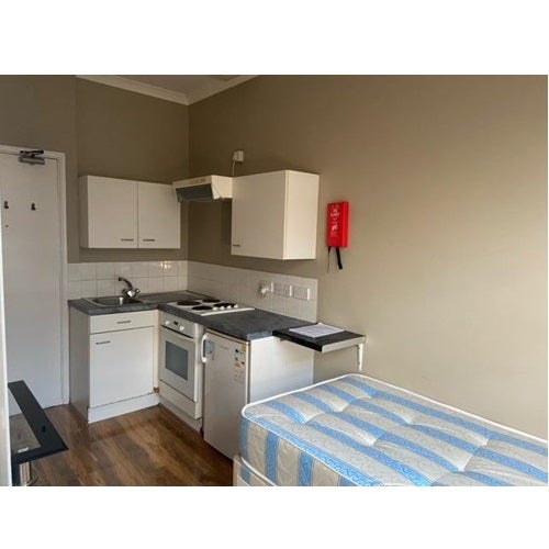 Room Hogarth Road in Greater London