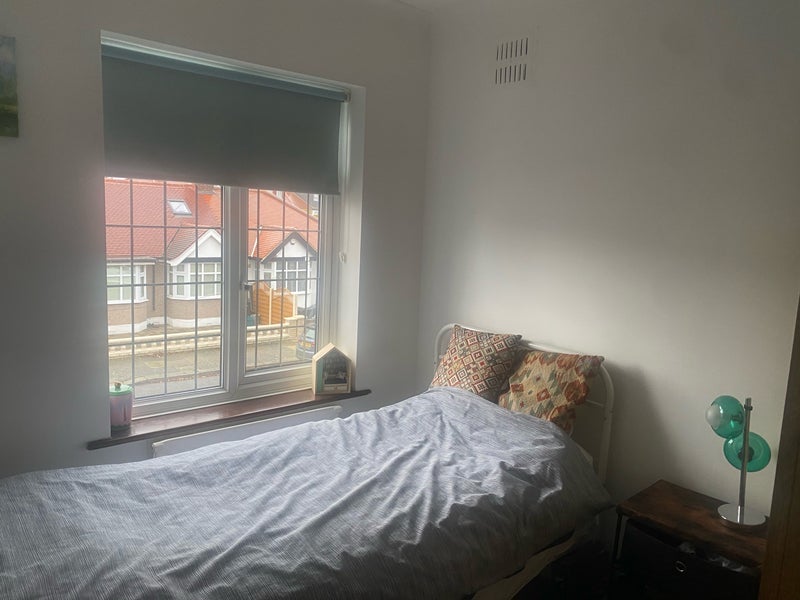 House Beaminster Gardens in Greater London