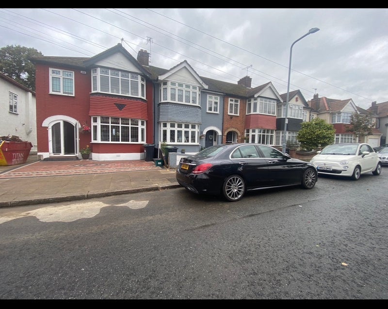 House Beaminster Gardens in Greater London