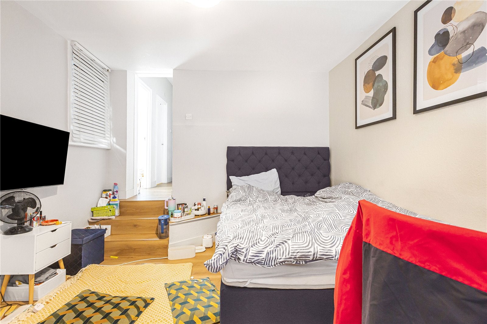 Flat Finchley Road in Greater London