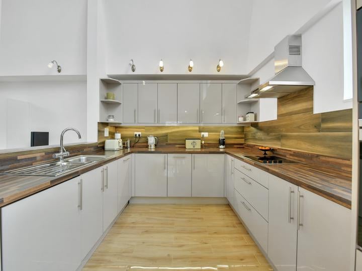 Flat Kingsland Road in Greater London