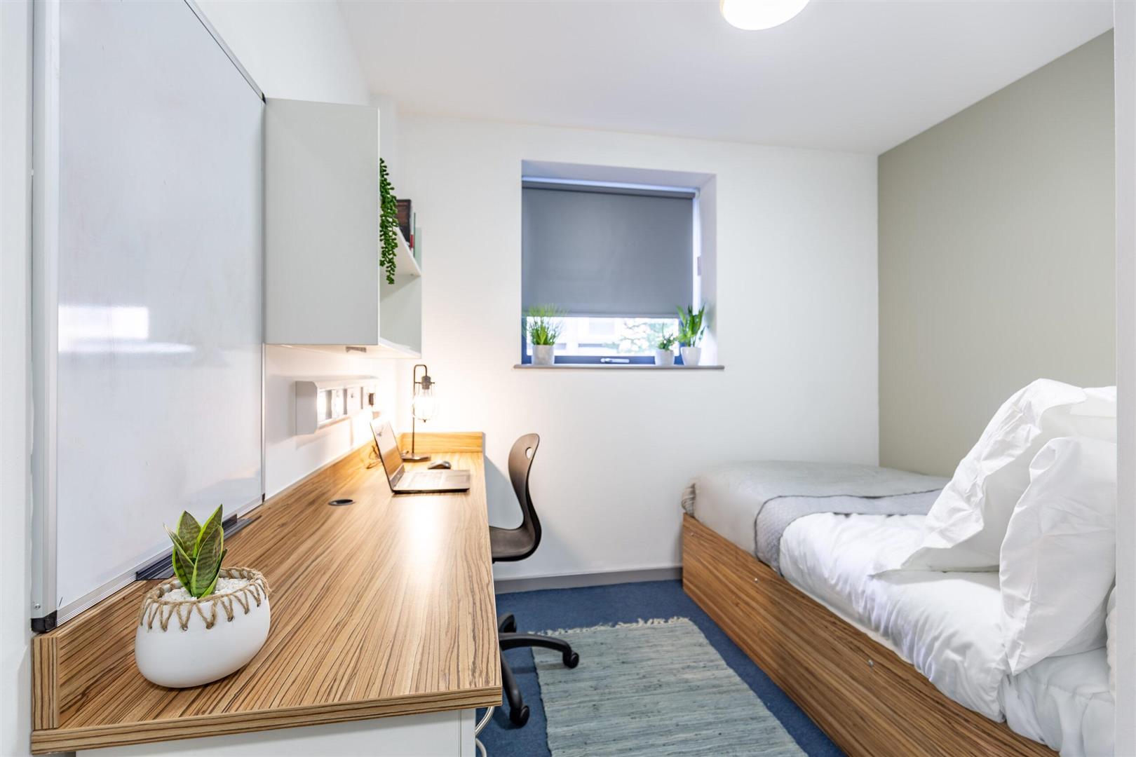 Room Portland Road in Newcastle upon Tyne