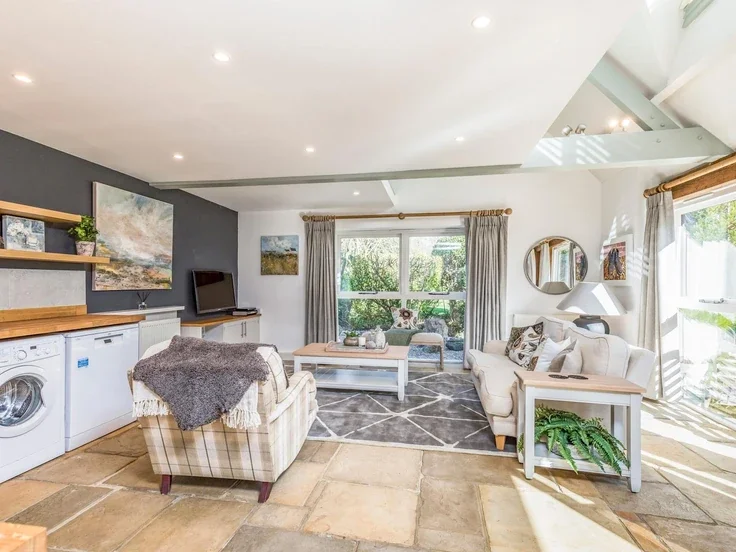 House Five Acres in Chichester