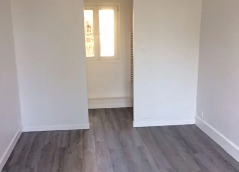 Flat Quai Paul Bert in Tours