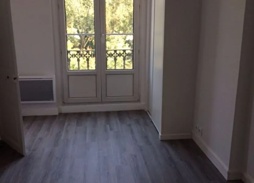 Flat Quai Paul Bert in Tours
